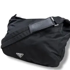 PRADA プラダ 三角ロゴ ショルダーバッグ 斜めがけ ナイロン 黒 白タグ