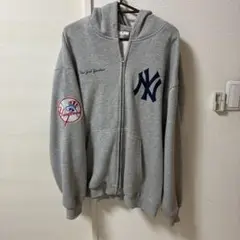 ニューヨーク・ヤンキース ジップアップフーディ グレー