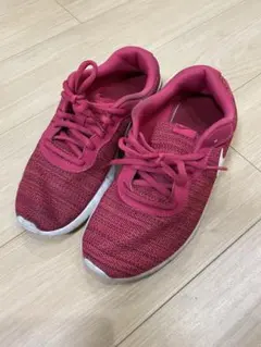 Nike ピンク ランニングシューズ