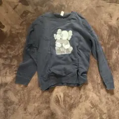 UNIQLO XL KAWSトレーナー
