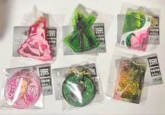ウィキッド WICKED グリッタースイング キーチェーン ガチャ コンプリート