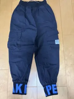 カーゴパンツ ブラック　美品　130センチ相当くらいです。