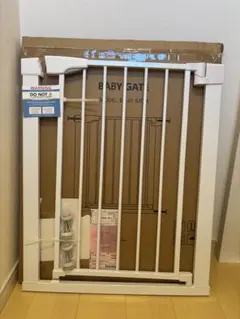 新品未使用　ベビーゲート 送料込み　激安　早い者勝ち