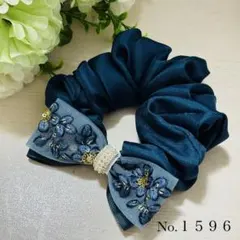 リボンシュシュ 花柄 紺ハンドメイド No.1596