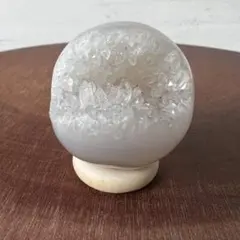 天然バンディングアゲート 水晶ジオードスフィア 57mm ② インド産 笑