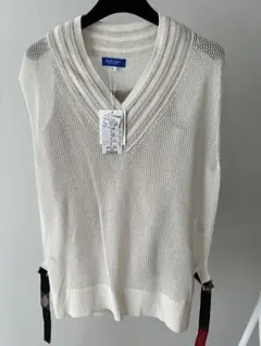 BURBERRY BLACK LABEL ホワイト　Vネック ベスト