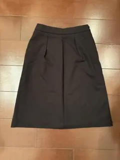 膝下タイトスカート