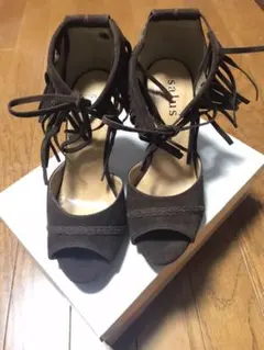 フリンジサンダル　新品未使用　スエードブラウン