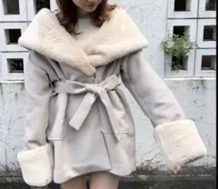 Chico WEB限定✨美品ファーベルト付きコート ライトベージュ Aライン F