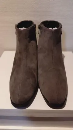 グレー 合成皮革スエード調 ジッパー付きショートブーツ外ジッパーは飾り