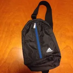 アディダス　ボディバッグ