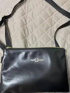 FRED PERRY ショルダーバッグ ブラックのサムネイル