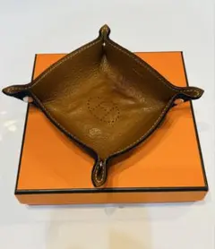HERMES エルメス ヴィドポッシュ ミニ トレイ　バイカラー レザーのサムネイル