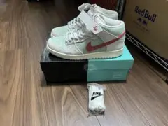 Nike SB Dunk Mid White Widow