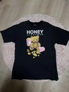 HONEY CINNAMON ポップコーン くま　ブラック Tシャツのサムネイル