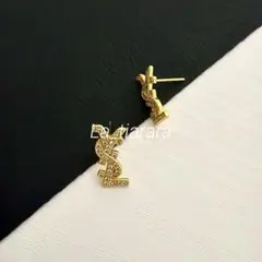 YSLイニシャルピアス