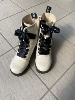 Jenni ホワイトブーツ サテンリボン