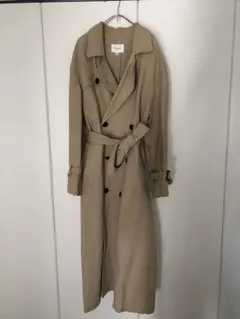 ベージュ ダブルブレスト ロングコート