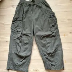 カーゴパンツ オリーブ ワイドシルエットのサムネイル