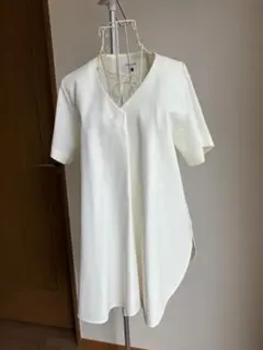 最終　タグ付　未使用　ルシェルブルー　トップス　ホワイト　オーバーブラウス　肉厚