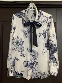 花柄リボン付き長袖シャツ Zara