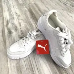 Puma 厚底ホワイトスニーカー 24.5センチ