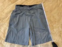 Nike DRI-FIT グレー ショートパンツ M