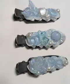 光沢のある青色のヘアクリップセット