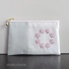 花刺繍のミニポーチ　ハンドメイド　008