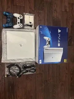 PS4 Pro ホワイト 本体(1TB)とコントローラー2個、ソフト付