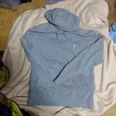 Champion 刺繍 ロゴ プルオーバーパーカー ライトグレー レディース