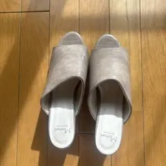 Manue クロコダイル風グレーサンダル 3L