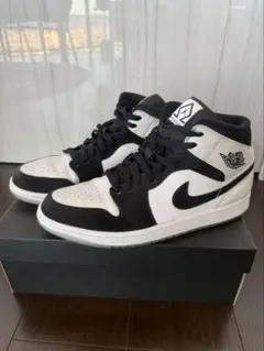 ナイキエアジョーダン1 ミッド 