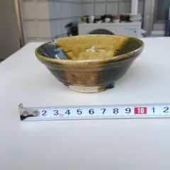 陶器の茶碗　(手造り品)