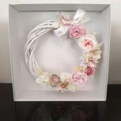 DIOR 노벨티 플라워 리스 핑크