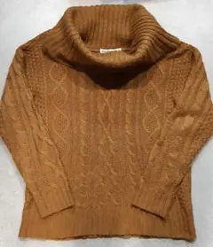 M ケーブルニット タートルネック 長袖セーター