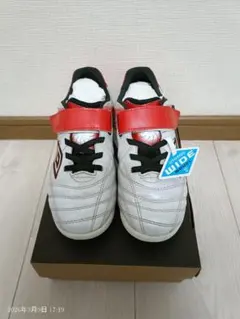 Umbro サッカートレシュー　20センチ