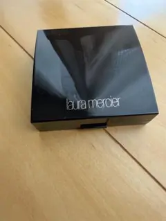laura mercier フェイスイルミネーターのサムネイル