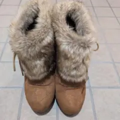 ファー付きブラウン ショートブーツ かわいい