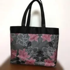 大島紬リメイク、黒とピンクの花柄トートバッグ