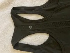 lululemon タンクトップ カーキのサムネイル