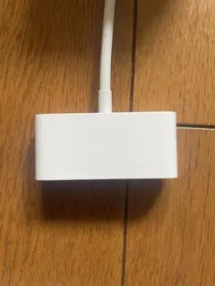 Apple純正 Lightning −VGAアダプタ A1439