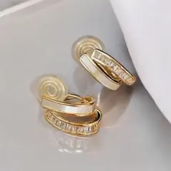 ゴールド 高見え　ノンホールピアス　耳痛くない　ビジネス　フォーマル シンプル