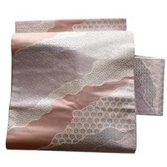 美品　名古屋帯 くすみピンク 割付文様 青海波 亀甲 はんなり 大人可愛い