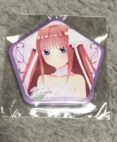 激レア　五等分の花嫁 二乃 五角形　缶バッジ