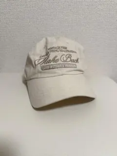 白のキャップ