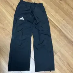 adidas ブラックパンツ サイドジッパー付き