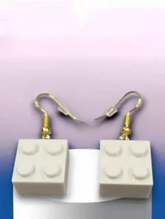 ​ブロックピアス ホワイト 個性的 大人可愛い カジュアル おもしろピアス