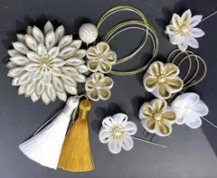 白金　つまみ細工　髪飾り