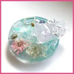 再販△】レジン ヘアゴム 白猫モチーフとリボン ミントグリーン◡̈